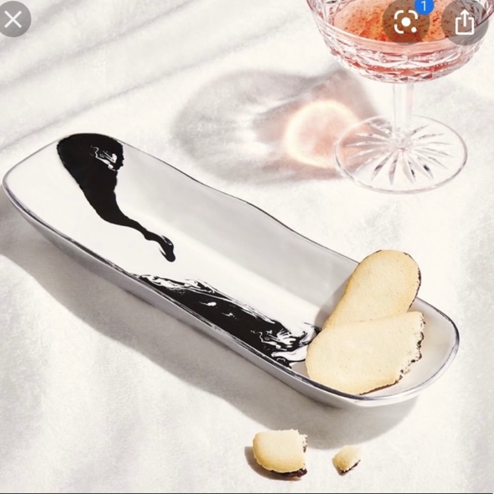 Bianco Nero Tray by Nima Oberoi Lunares